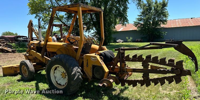 image for item EJ6975 Davis  Road Run'r  trencher