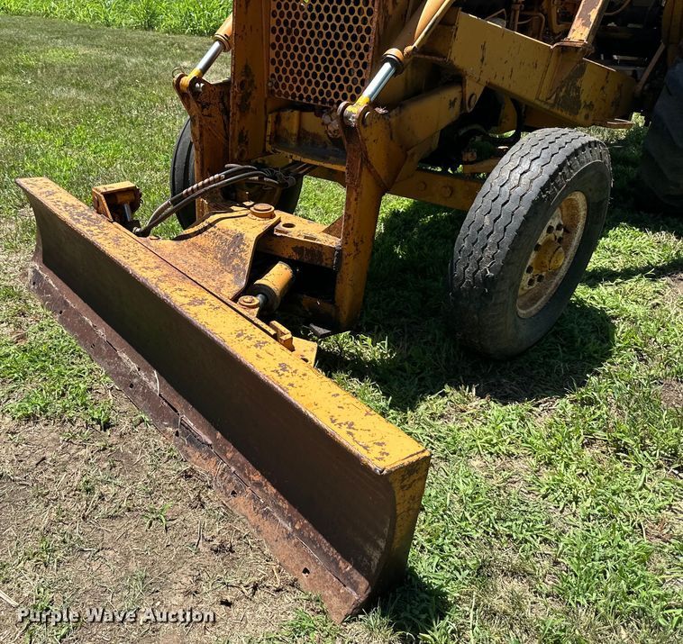 image for item EJ6975 Davis  Road Run'r  trencher