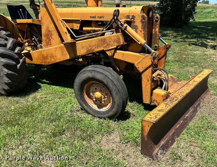 image for item EJ6975 Davis  Road Run'r  trencher