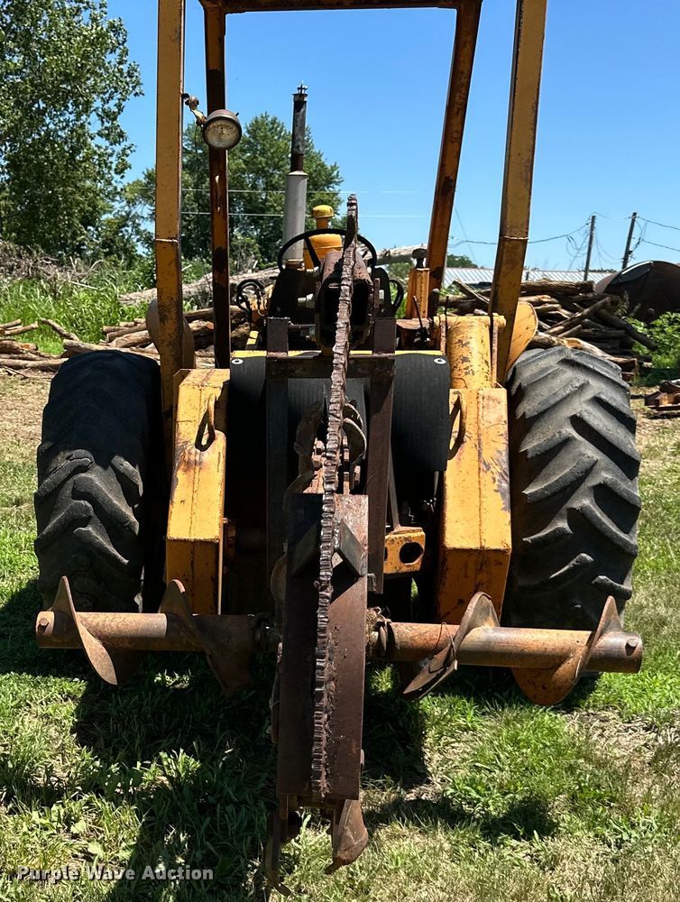 image for item EJ6975 Davis  Road Run'r  trencher