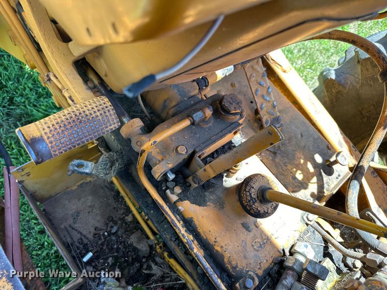 image for item EJ6975 Davis  Road Run'r  trencher