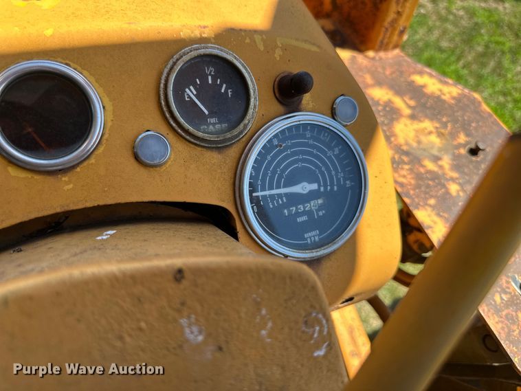 image for item EJ6975 Davis  Road Run'r  trencher