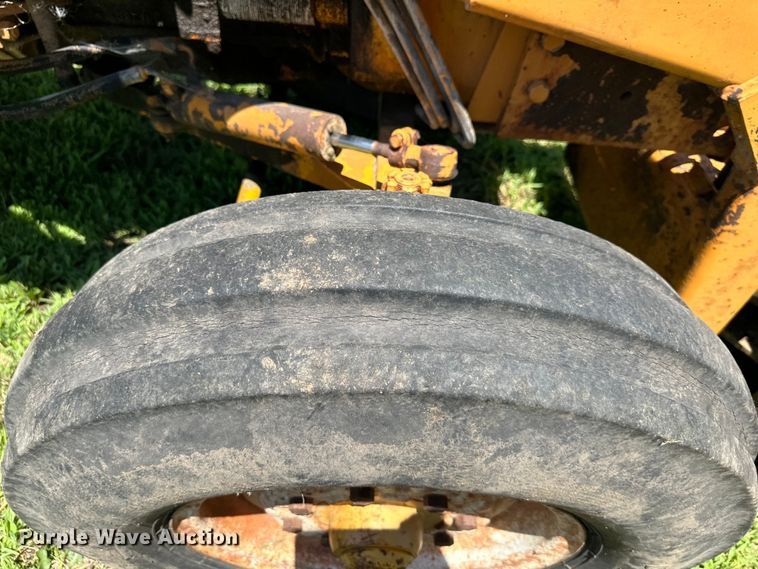 image for item EJ6975 Davis  Road Run'r  trencher