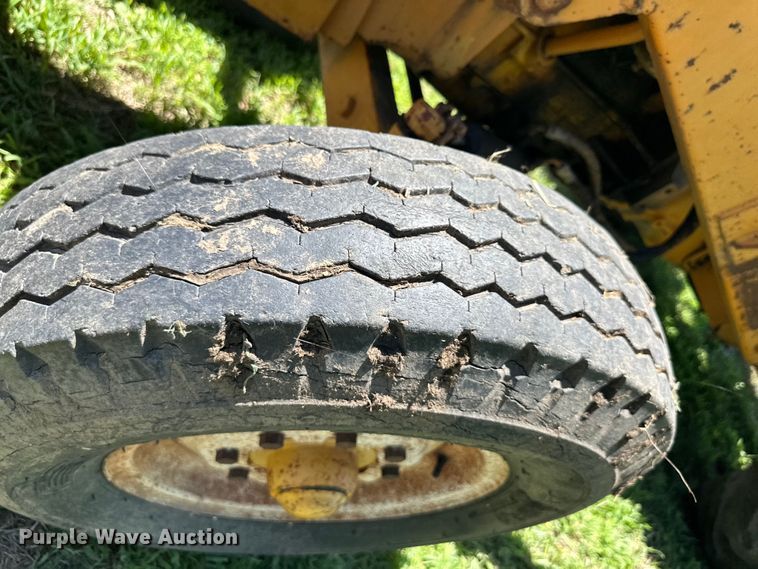 image for item EJ6975 Davis  Road Run'r  trencher