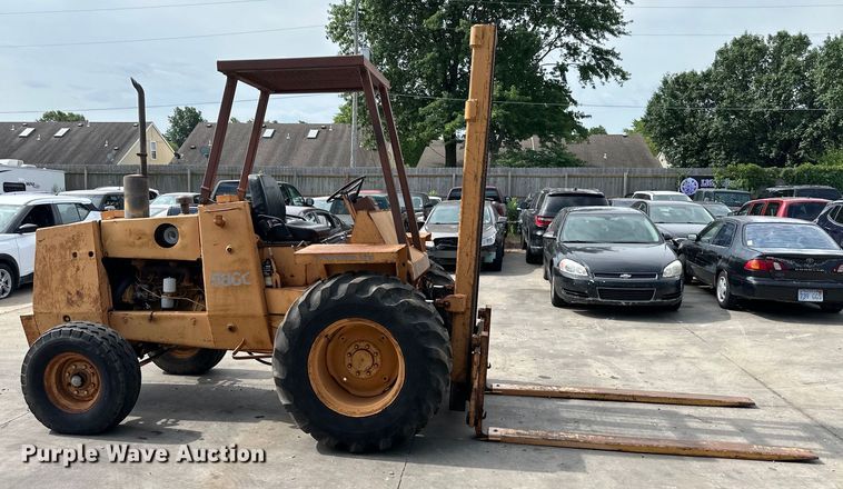 image for item EJ6977 Case 586C forklift