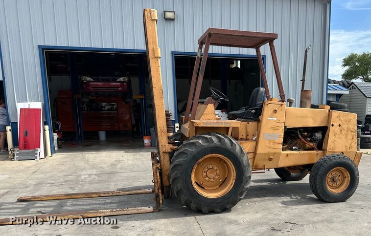image for item EJ6977 Case 586C forklift
