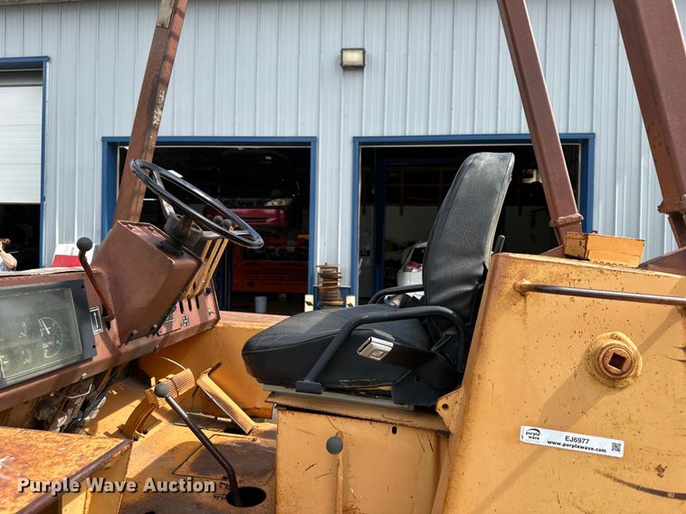 image for item EJ6977 Case 586C forklift