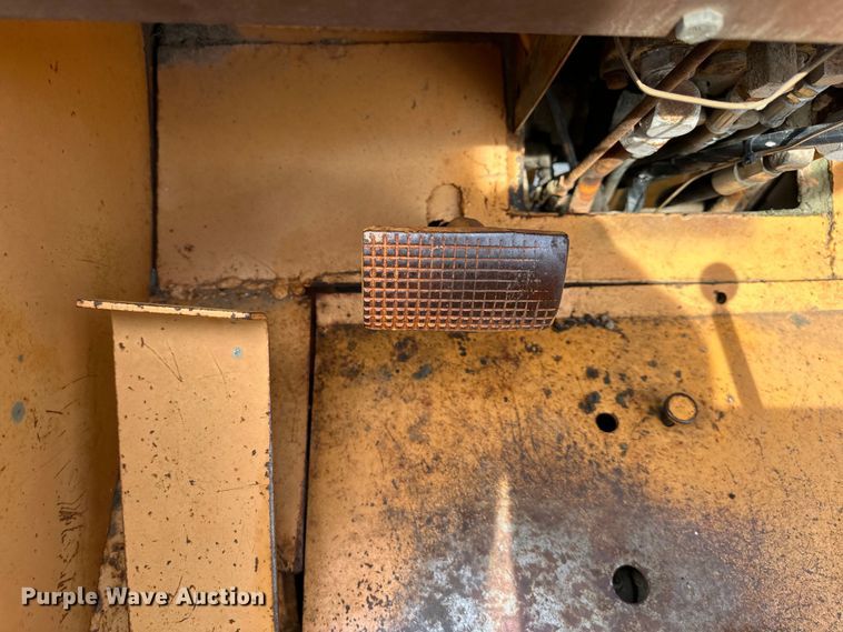 image for item EJ6977 Case 586C forklift