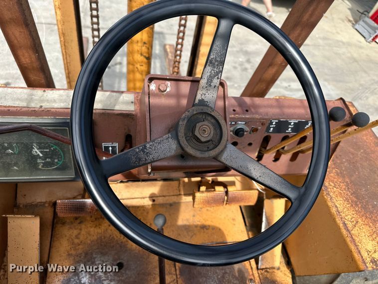 image for item EJ6977 Case 586C forklift