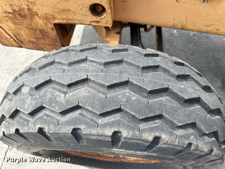 image for item EJ6977 Case 586C forklift