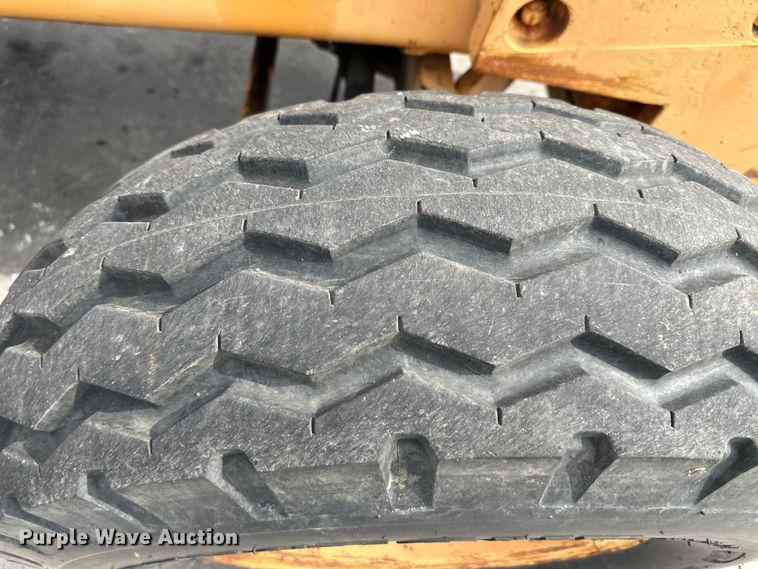 image for item EJ6977 Case 586C forklift