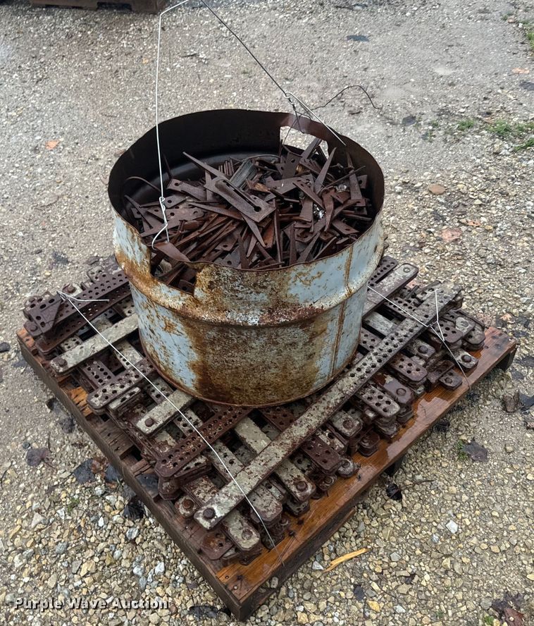 image for item EK1462 Approximately 38 column clamps