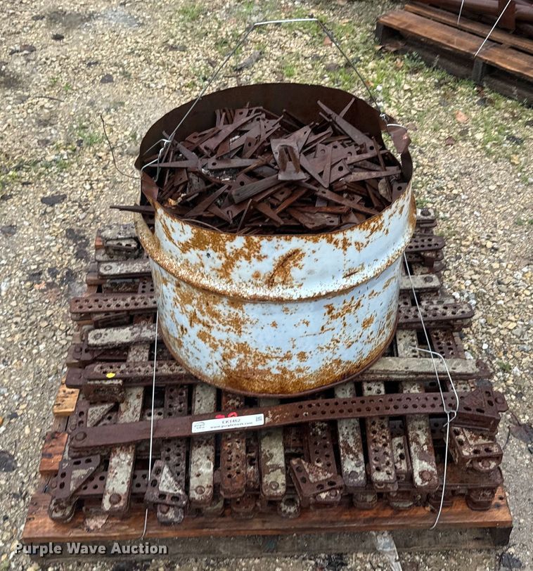 image for item EK1462 Approximately 38 column clamps