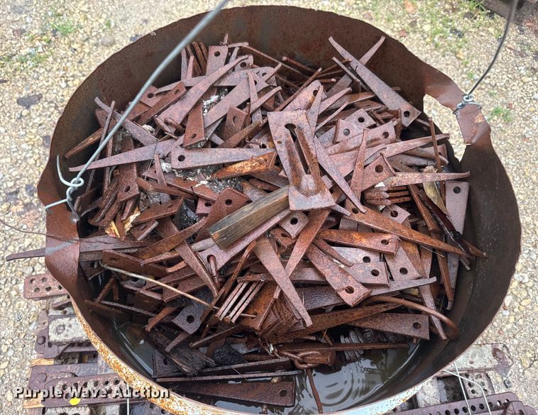 image for item EK1462 Approximately 38 column clamps