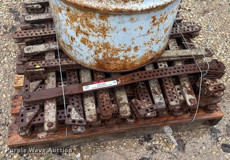 image for item EK1462 Approximately 38 column clamps