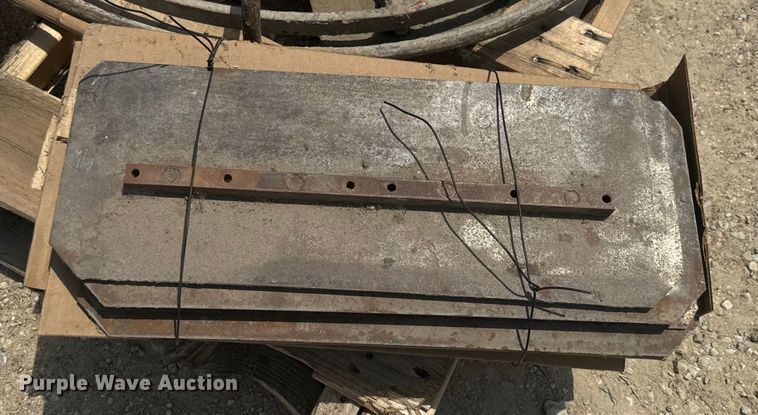 image for item EK1472 (5) power trowels 