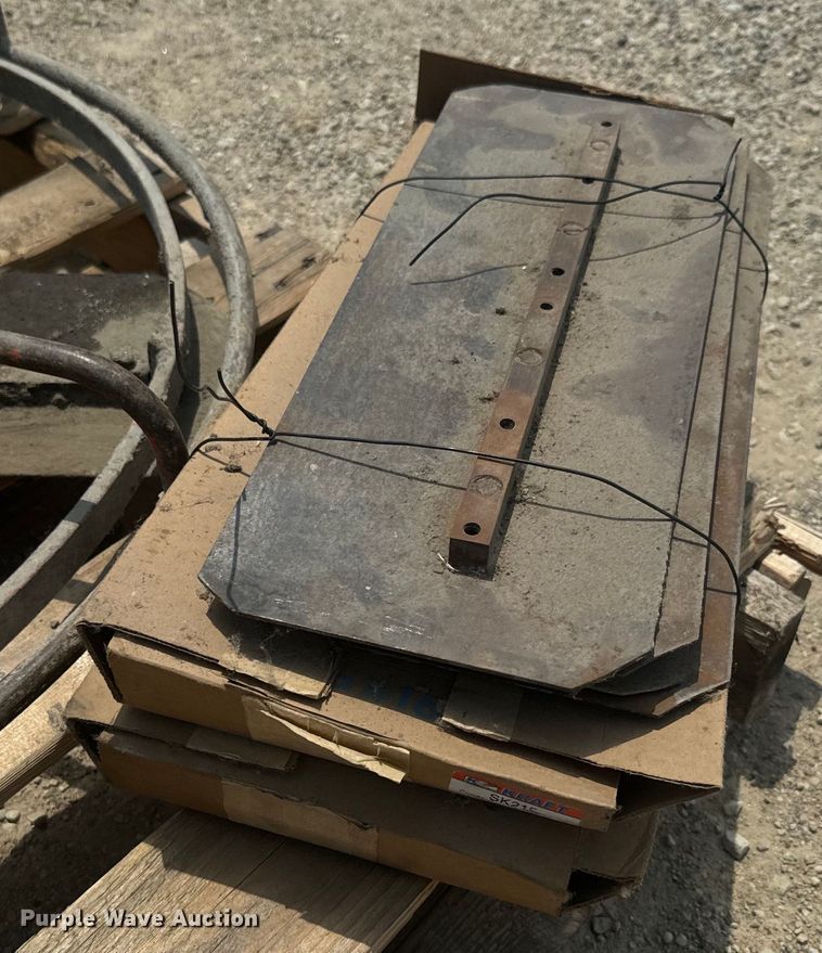 image for item EK1472 (5) power trowels 