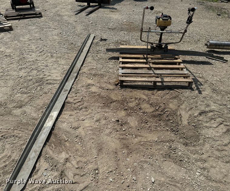 image for item EK1476 Allen Engineer  vibratory screed