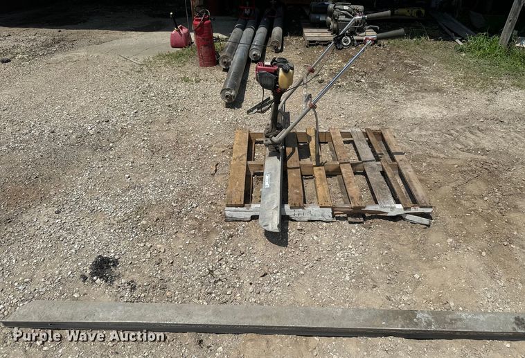 image for item EK1476 Allen Engineer  vibratory screed