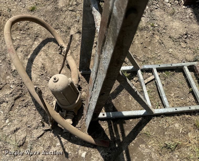 image for item EK1479 Razorback  truss screed