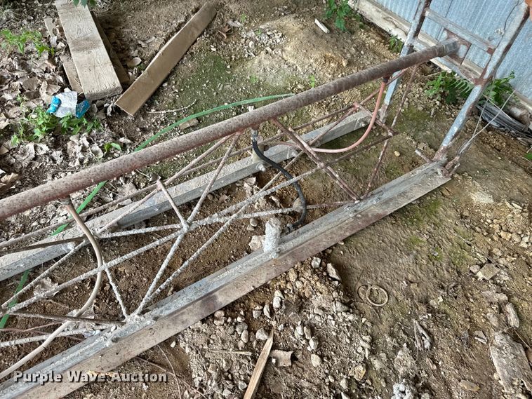 image for item EK1479 Razorback  truss screed