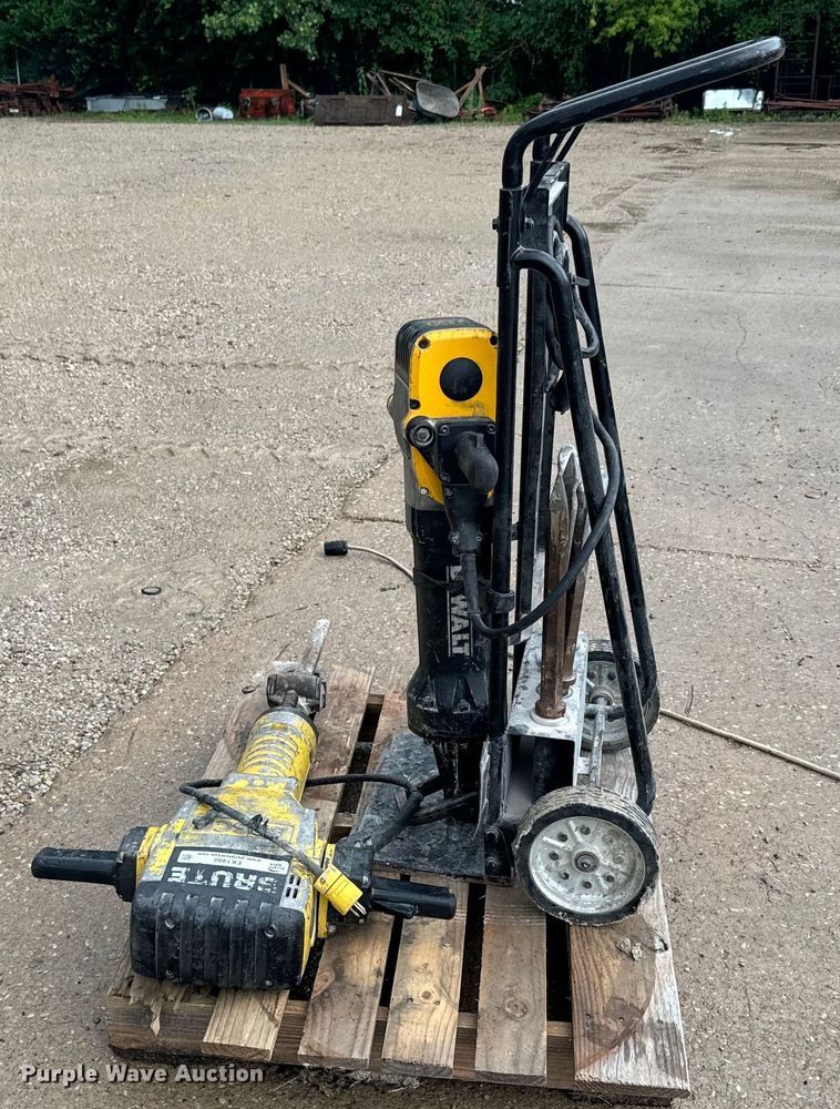 image for item EK1480 (2) jacks hammers