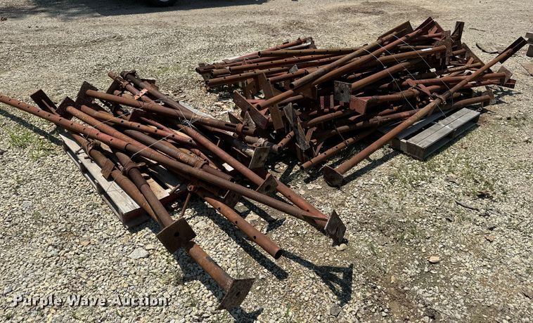 image for item EK1493 Approximately 45 Acrow screw jacks