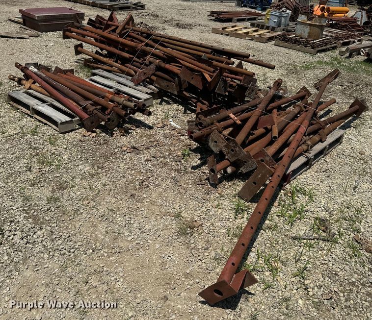 image for item EK1493 Approximately 45 Acrow screw jacks