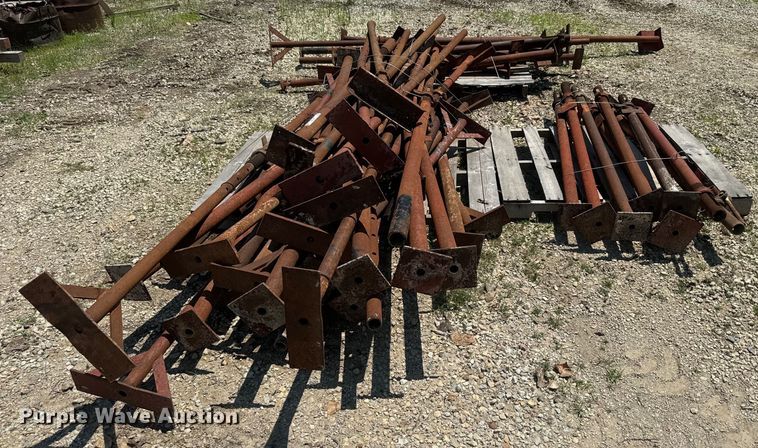 image for item EK1493 Approximately 45 Acrow screw jacks