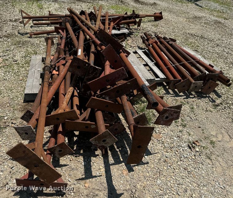 image for item EK1493 Approximately 45 Acrow screw jacks