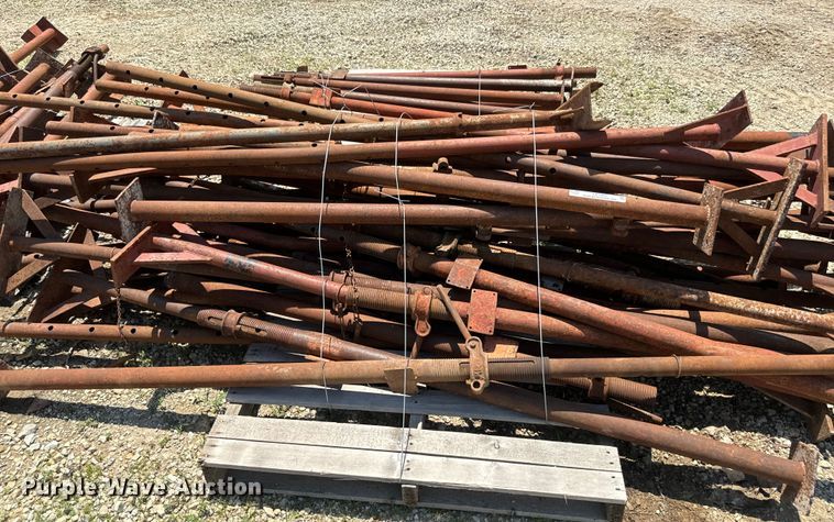 image for item EK1493 Approximately 45 Acrow screw jacks