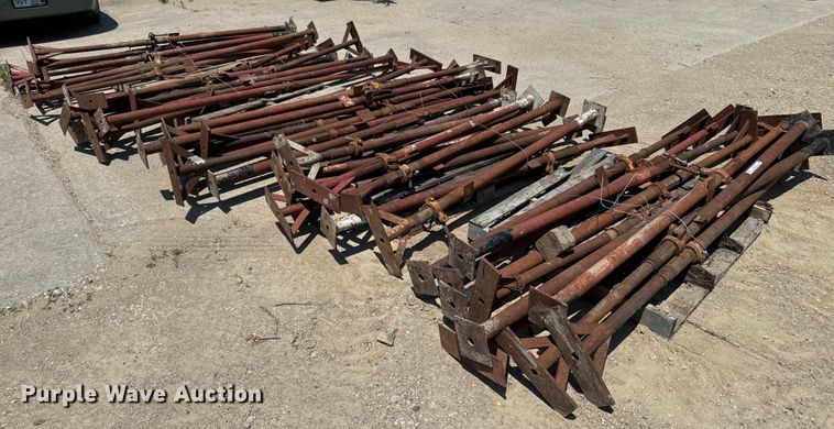 image for item EK1494 Approximately 50 Acrow screw jacks