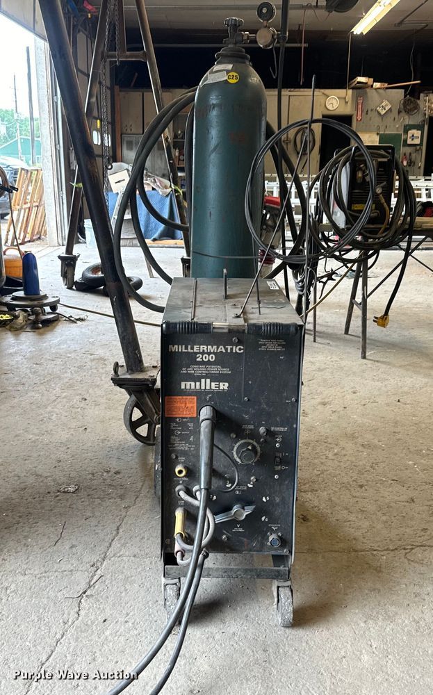 image for item EK1504 Miller Millermatic 200 welder
