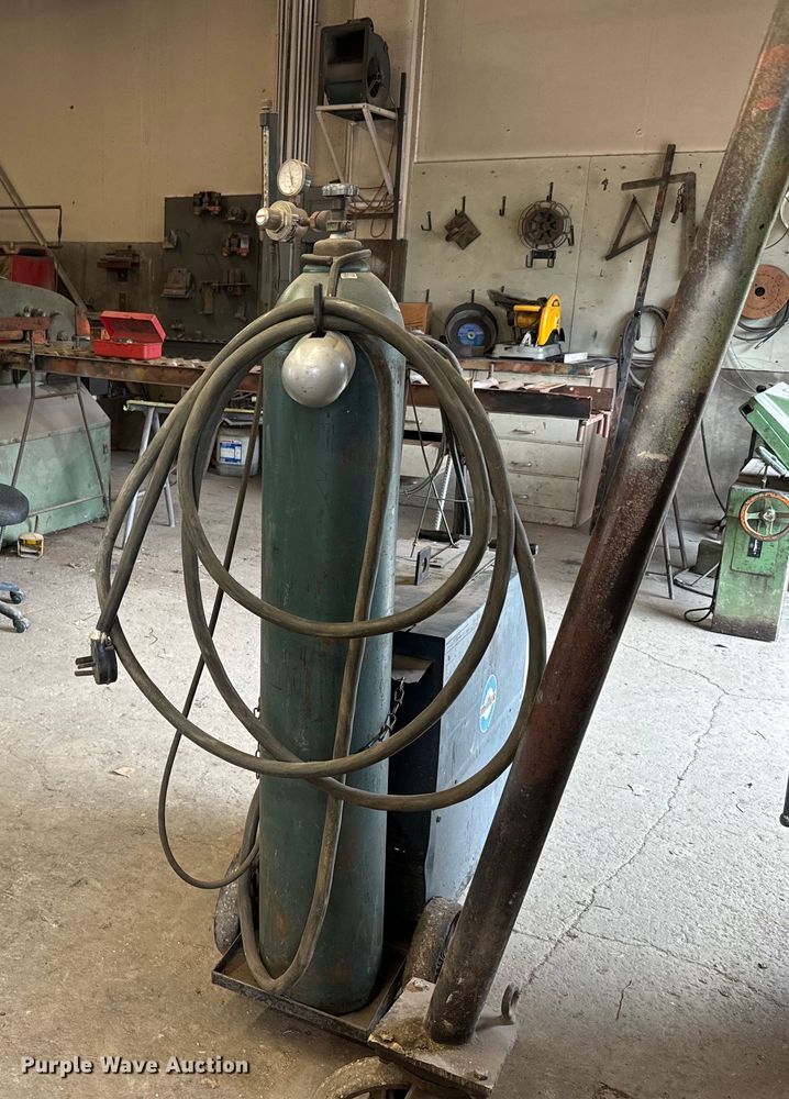 image for item EK1504 Miller Millermatic 200 welder