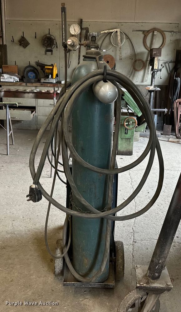 image for item EK1504 Miller Millermatic 200 welder