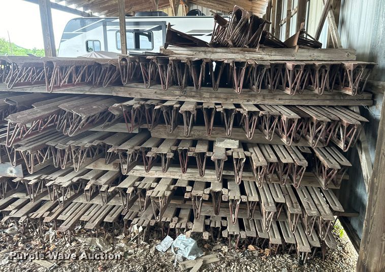 image for item EK1506 Approximately 175 Spanall beams