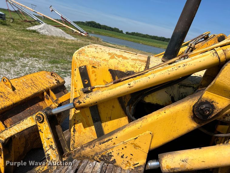 image for item EK4740 1965 John Deere  350 track loader