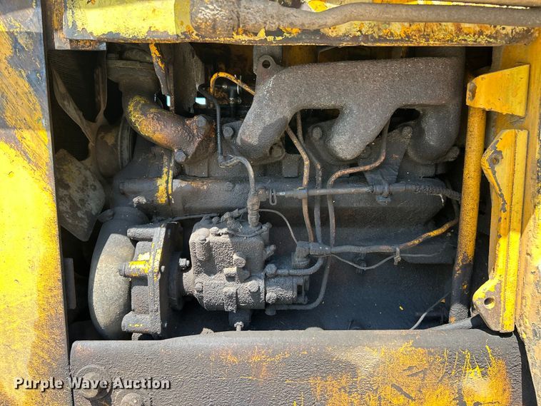image for item EK4740 1965 John Deere  350 track loader