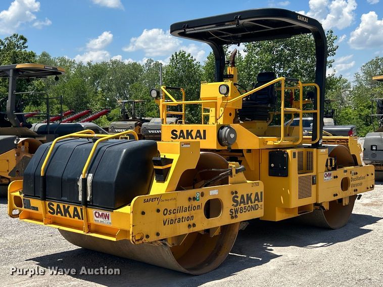 image for item EK4833 2016 Sakai SW850ND-II double drum vibratory roller