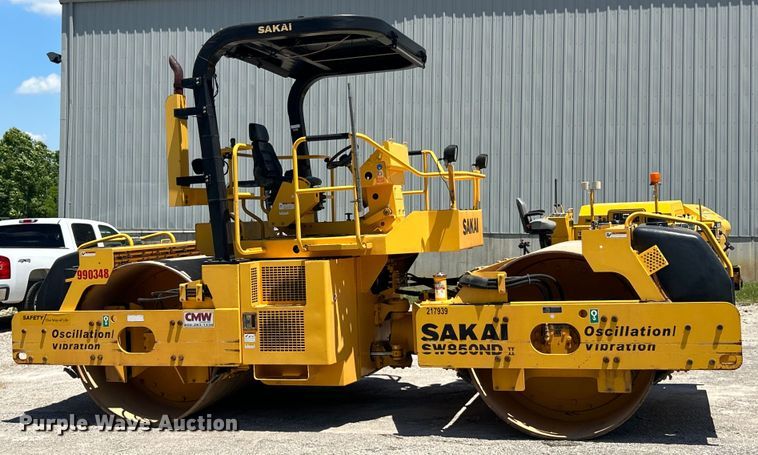 image for item EK4833 2016 Sakai SW850ND-II double drum vibratory roller
