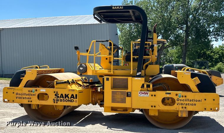 image for item EK4833 2016 Sakai SW850ND-II double drum vibratory roller