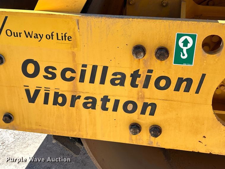 image for item EK4833 2016 Sakai SW850ND-II double drum vibratory roller