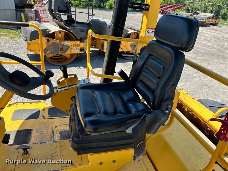 image for item EK4833 2016 Sakai SW850ND-II double drum vibratory roller