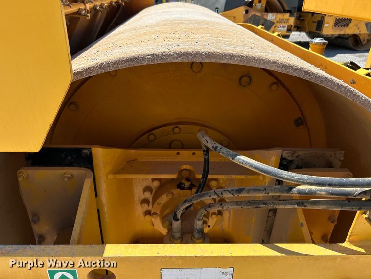 image for item EK4833 2016 Sakai SW850ND-II double drum vibratory roller