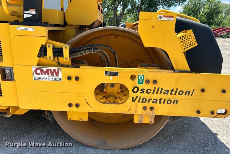 image for item EK4833 2016 Sakai SW850ND-II double drum vibratory roller