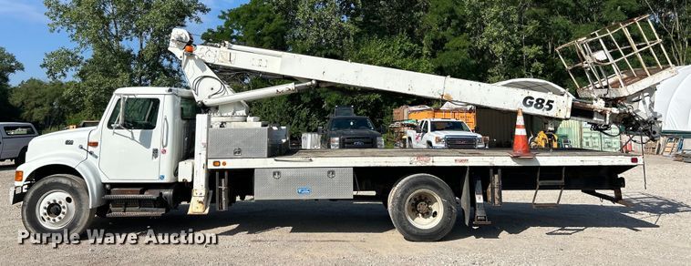 image for item EK4846 2000 International  4700 bucket truck