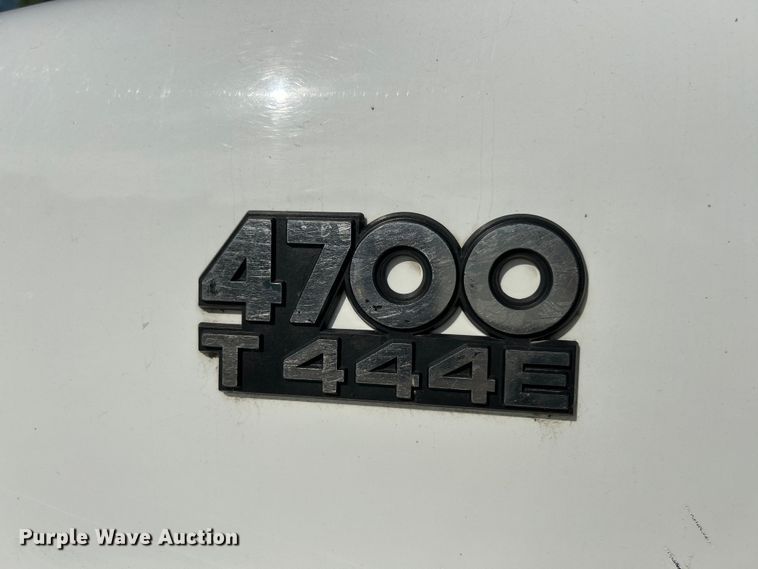 image for item EK4846 2000 International  4700 bucket truck