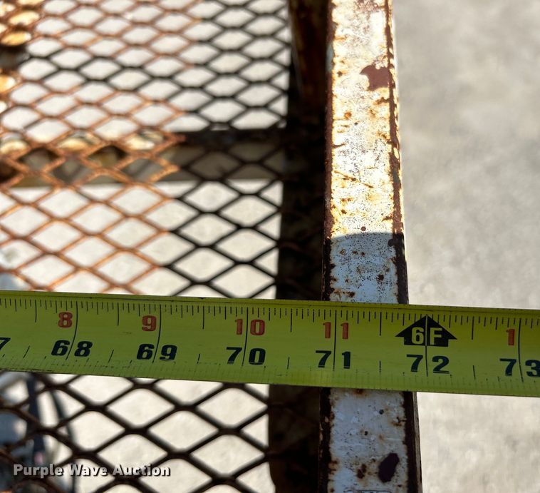 image for item EK4846 2000 International  4700 bucket truck