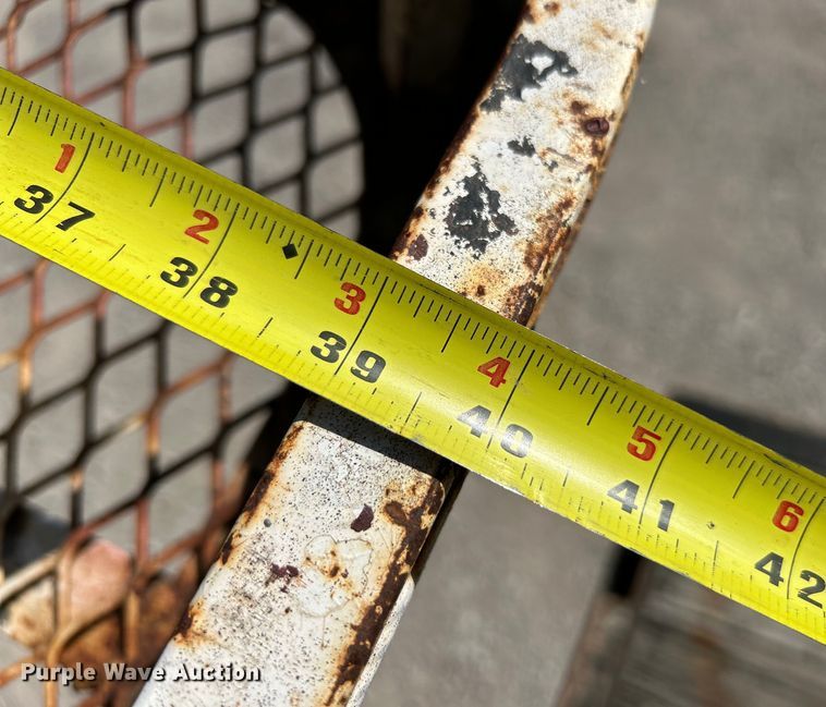 image for item EK4846 2000 International  4700 bucket truck