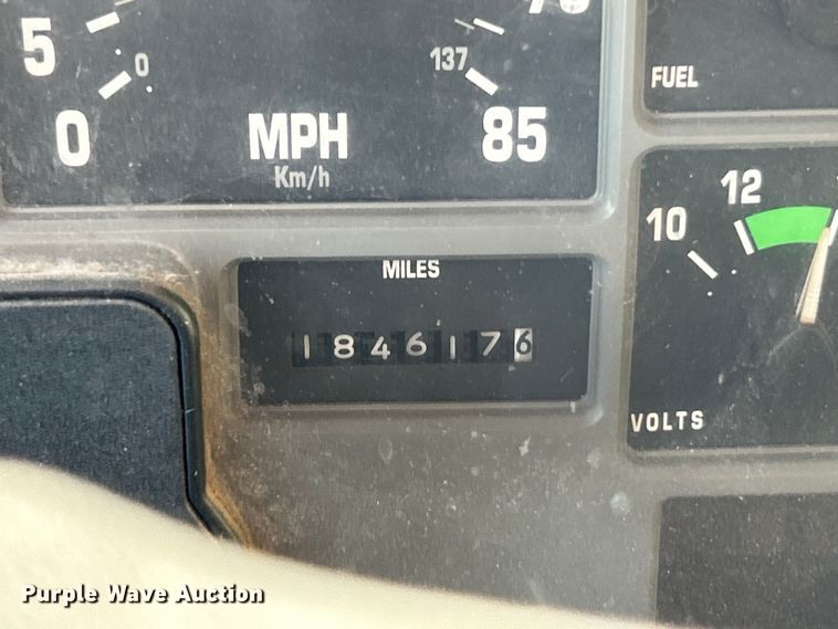 image for item EK4846 2000 International  4700 bucket truck